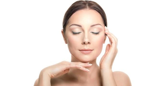 لیفت صورت با دستگاه اندولیفت: روشی نوآورانه برای زیبایی پوست صورت
